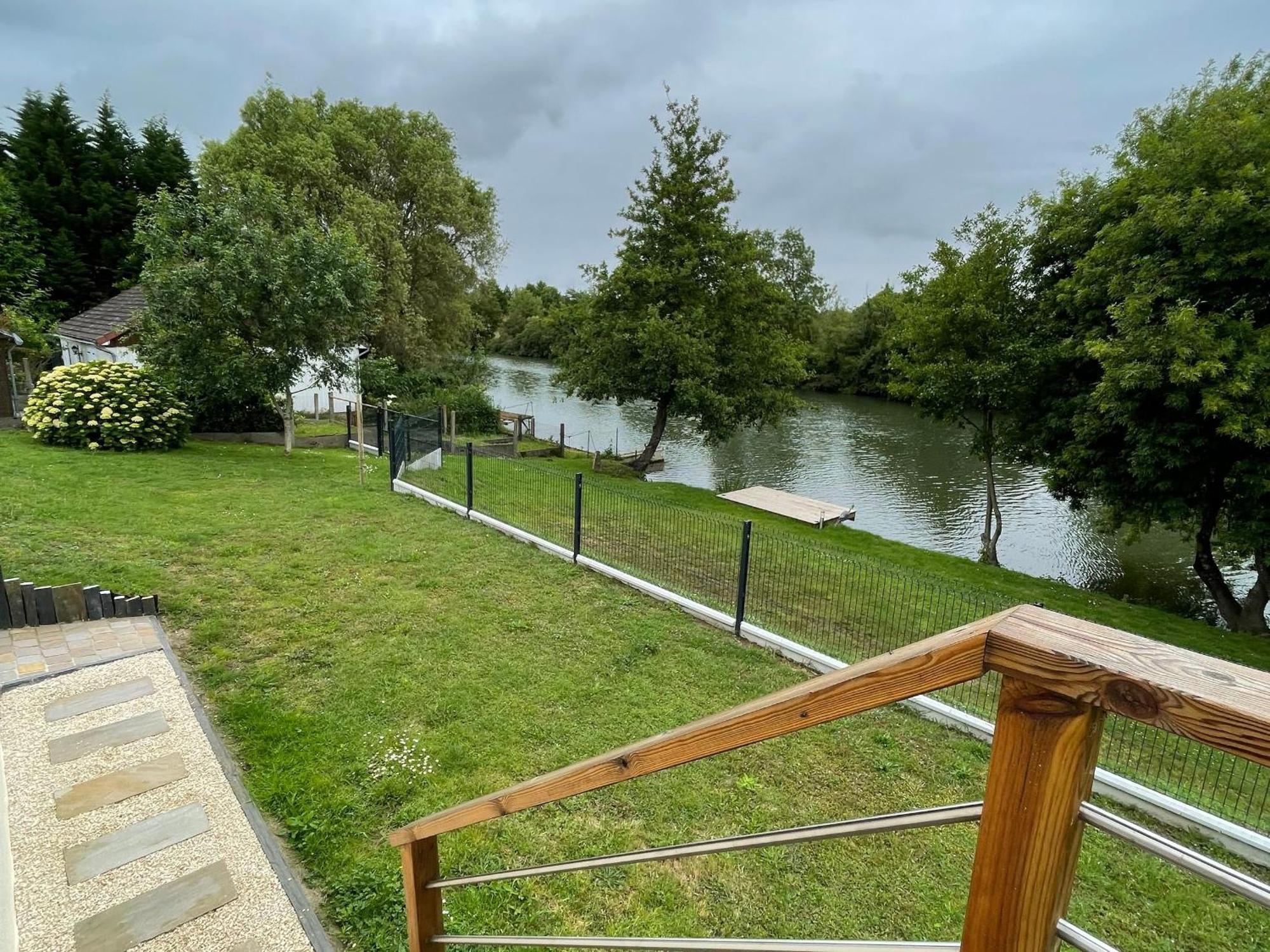 Cosy A Avec Terrasse Et Vue Riviere - Fr-1-410-424 Ferienhaus *